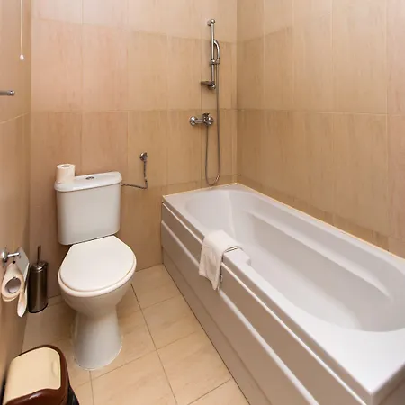 Lighthouse And Hotel de apartamente