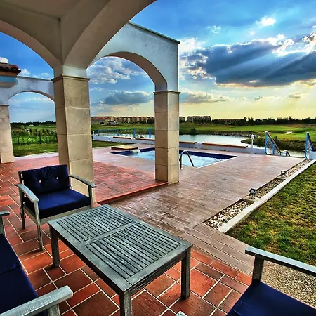 Hotel de apartamente Lighthouse And *