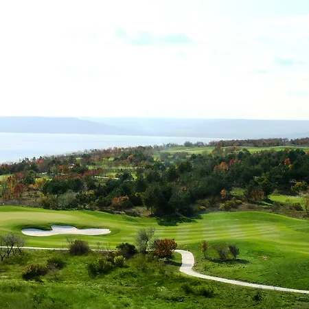 Hotel de apartamente Lighthouse And *