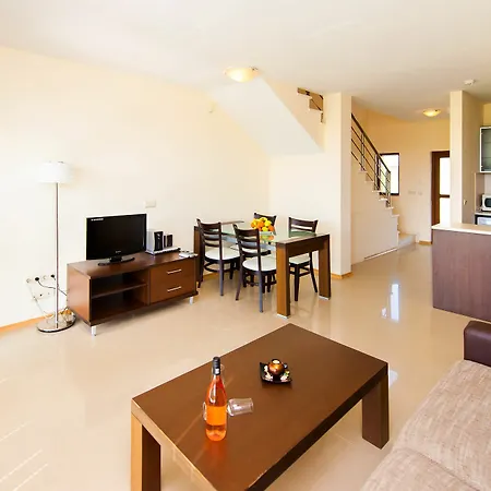 Hotel de apartamente Lighthouse And *